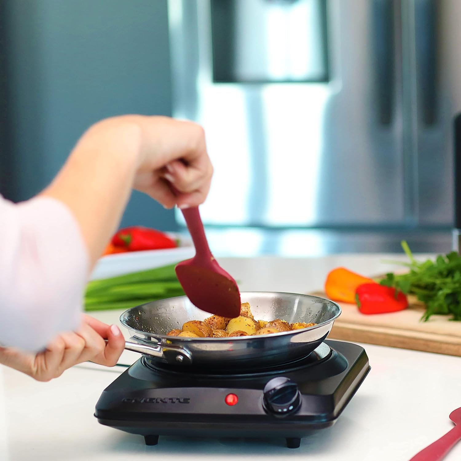 OVENTE Countertop Infrared Single Burner, 1000W Electric Hot Plate with 7” Ceramic Glass Cooktop, 5 Level Temperature Setting & Easy to Clean Base, Compact Stove for Home Dorm Office, Black BGI101B - Image 7